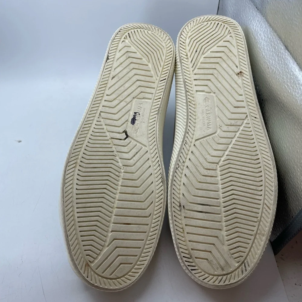 Cariuma OCA women’s brown sneakers size 9.5